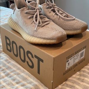 Yeezy Boost 350 V2